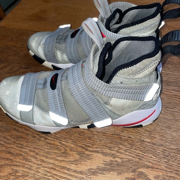 lebron soldier 11 flyease men